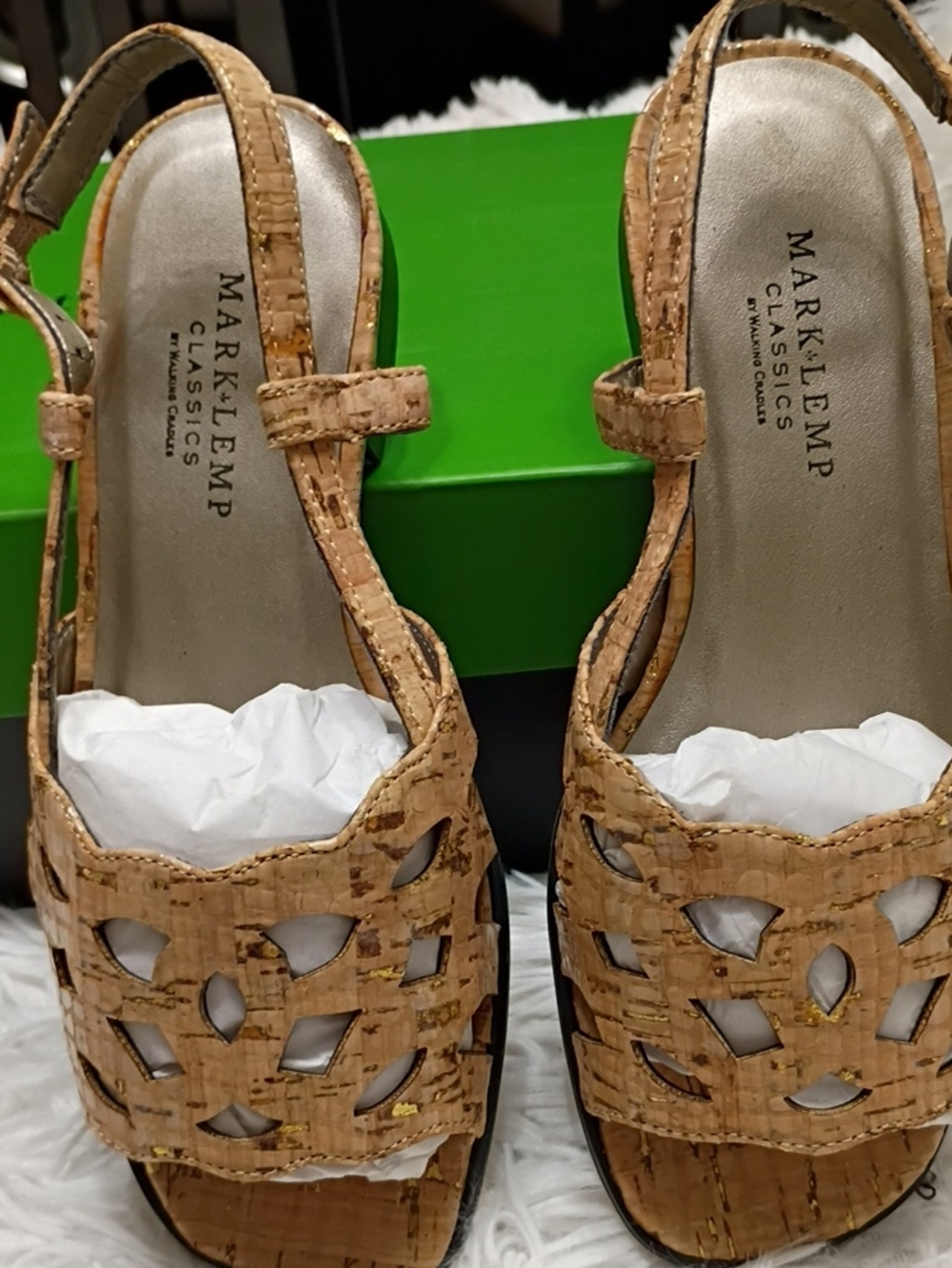 Mark Lemp By Walking Cradles Millie Gold Cork Sandals Women's Sz 6 WW ๐ - Picture 6 of 6